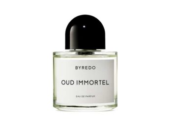 Frasco minimalista con tapón negro de Agua de Perfume BYREDO Oud Immortel